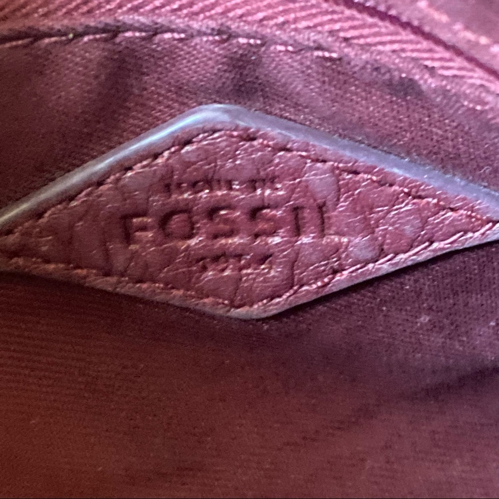 Fossil leather crossbody purse(BD) - Picture 4 of 7